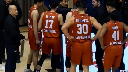 赛车彩票下载-4个加时！3小时15分钟！中国篮球史诗苦战引发巨大争议：裁判太黑