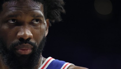 极速赛车官网-将客战湖人！恩比德在伤病管理缺阵一场后 状态升级为出战成疑