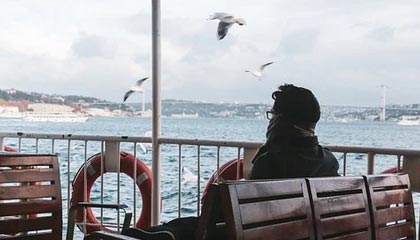 彩票APP-多特一打拜仁就腿软？莱万一打多特就来劲...