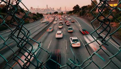 彩票APP-多特一打拜仁就腿软？莱万一打多特就来劲...